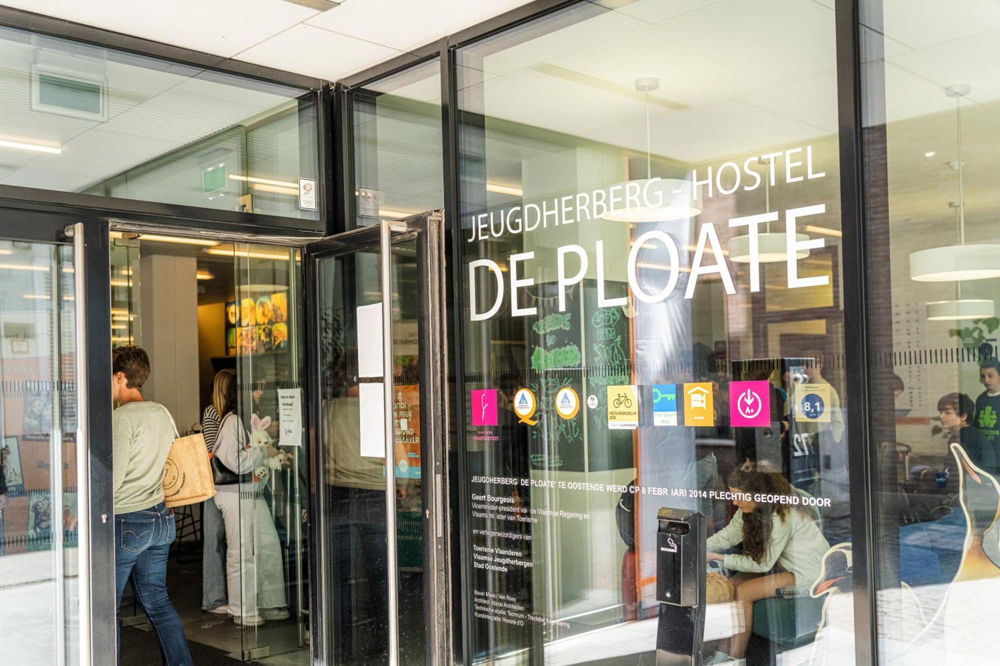 De Ploate Hostel Остенде Екстериор снимка