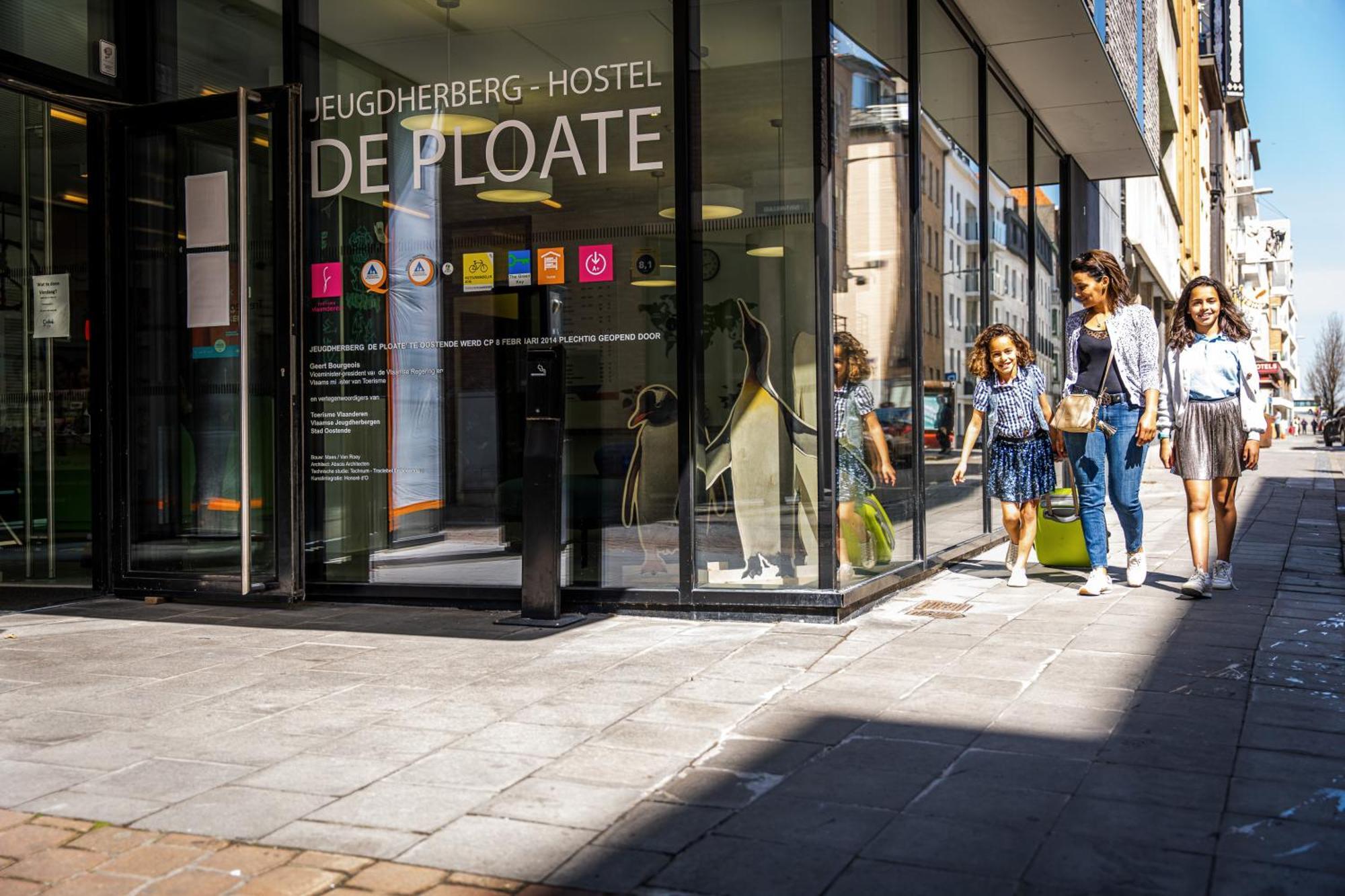 De Ploate Hostel Остенде Екстериор снимка