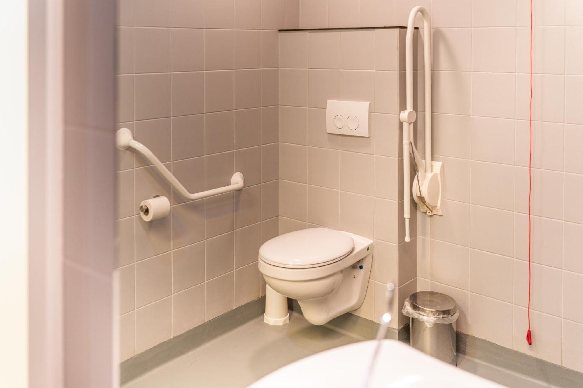 De Ploate Hostel Остенде Екстериор снимка