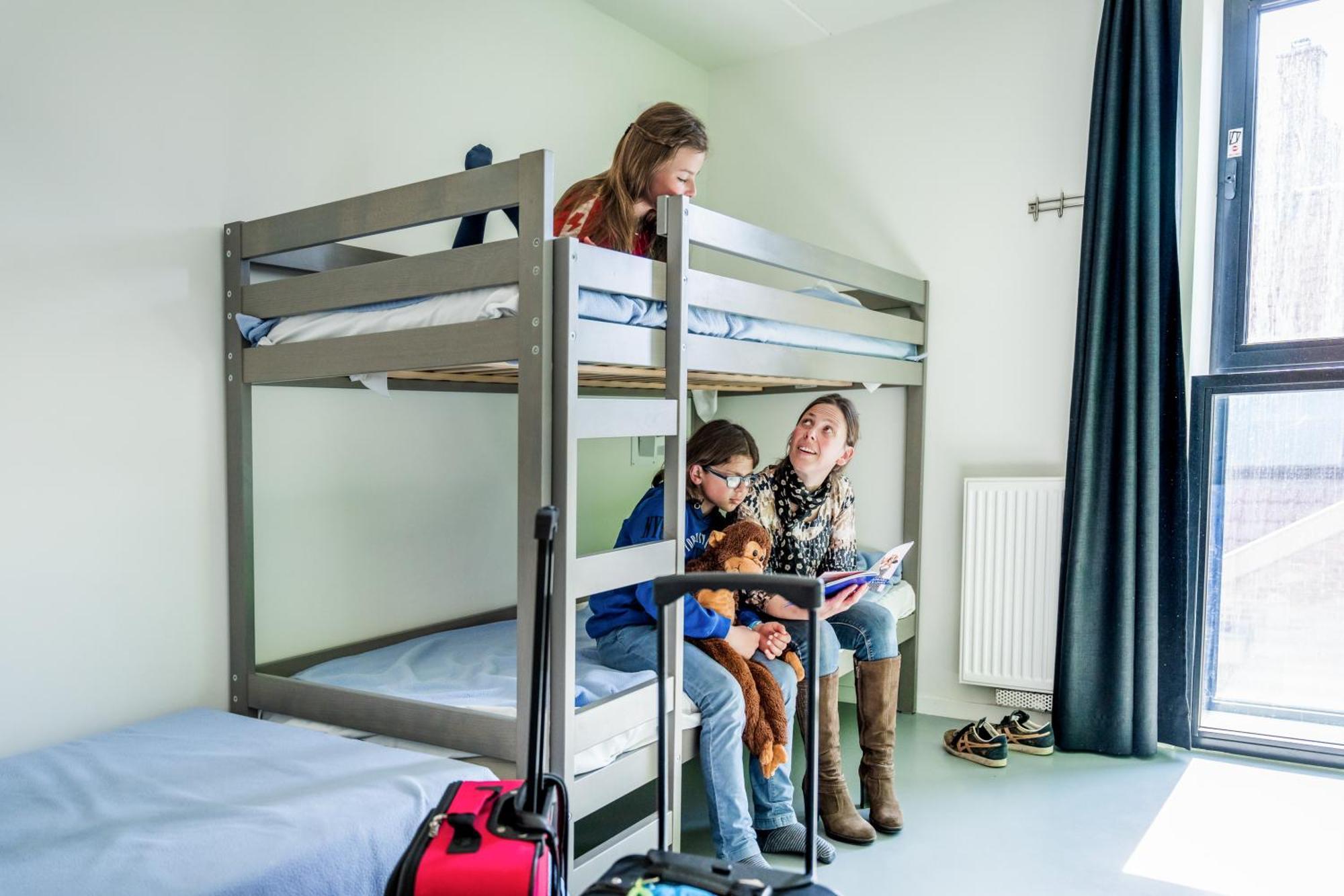 De Ploate Hostel Остенде Екстериор снимка
