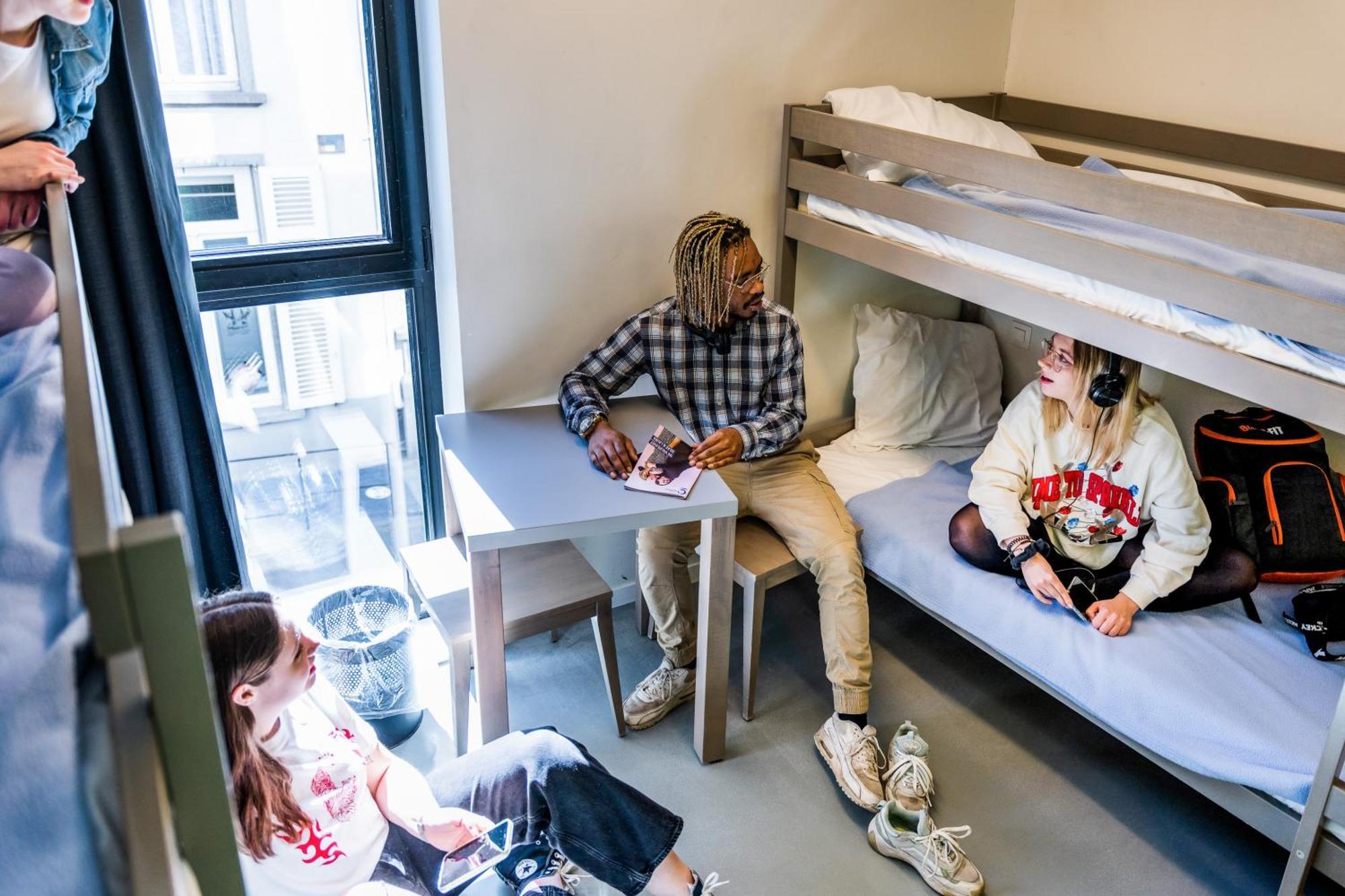 De Ploate Hostel Остенде Екстериор снимка